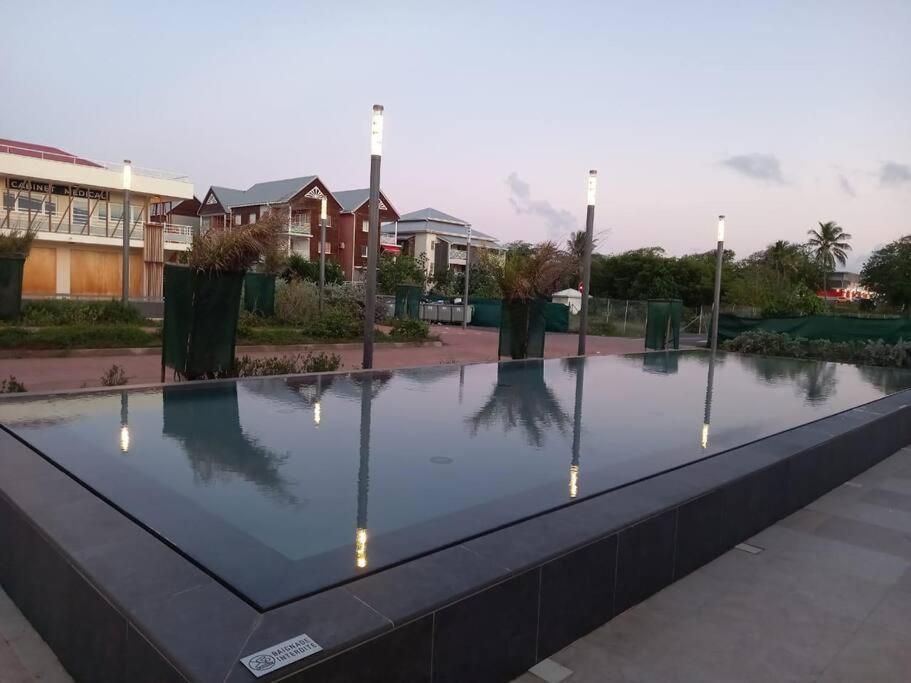 Les Pieds Dans L'Eau Chez Syl Daire Le Moule Dış mekan fotoğraf